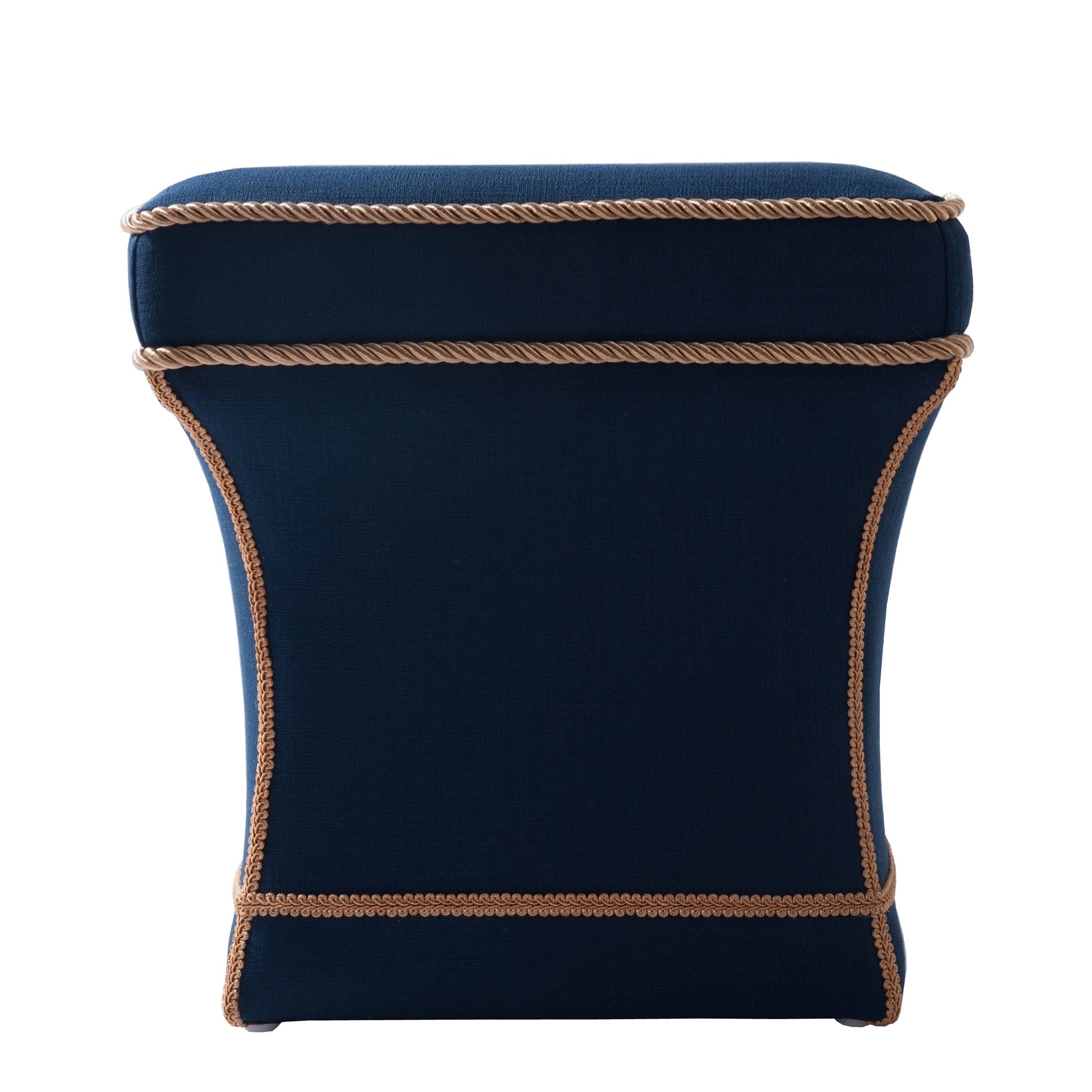 Pedestal Ottoman V1561