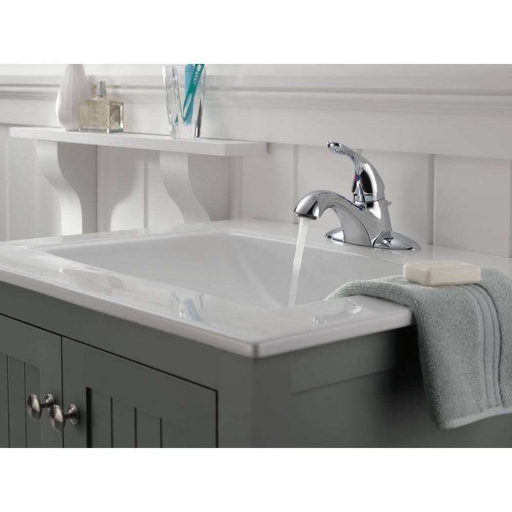Single Handle Centerset Bathroom Faucet Chrome R941
