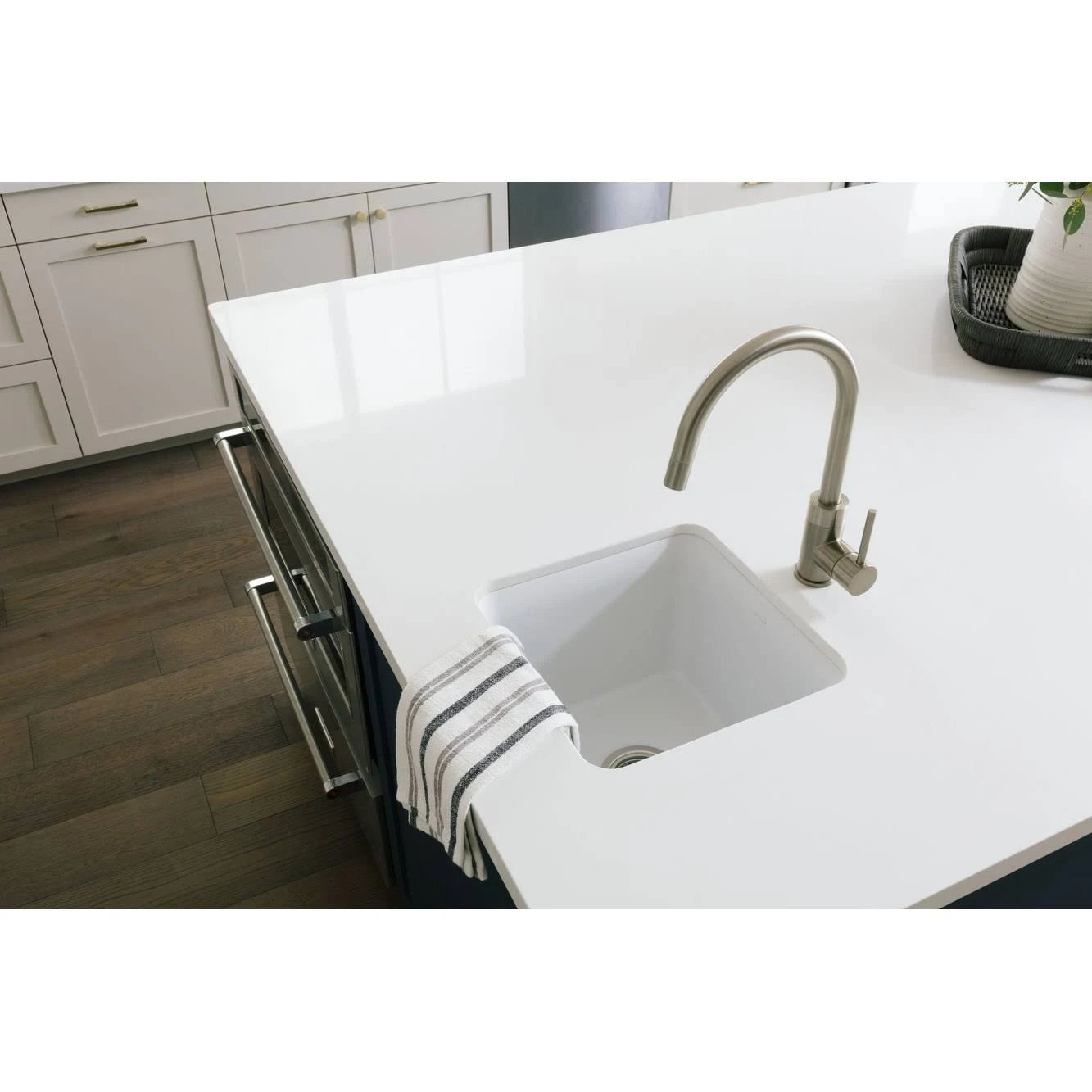 Matte White Undermount Bar Sink W771