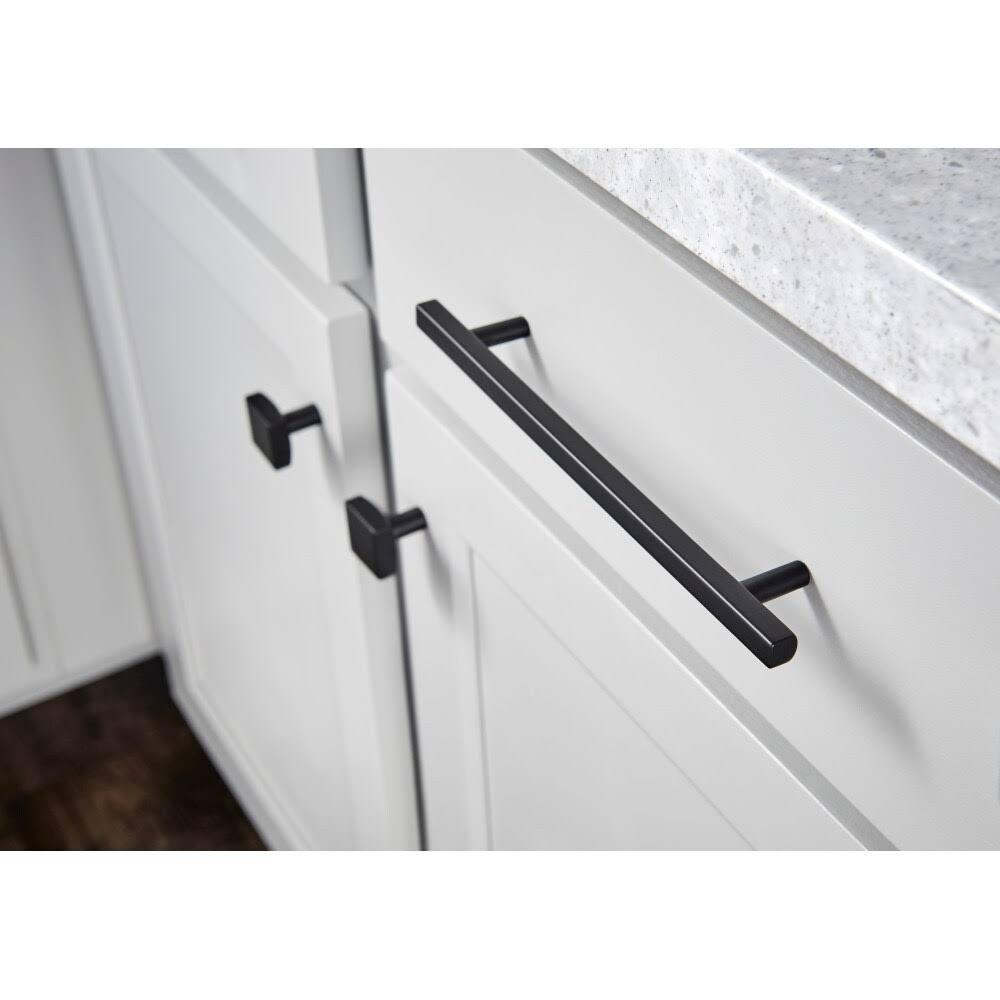 Polished Chrome Bar Pull W4677
