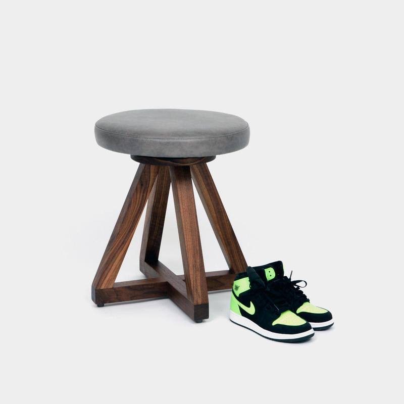 Black Oak Accent Stool R98442