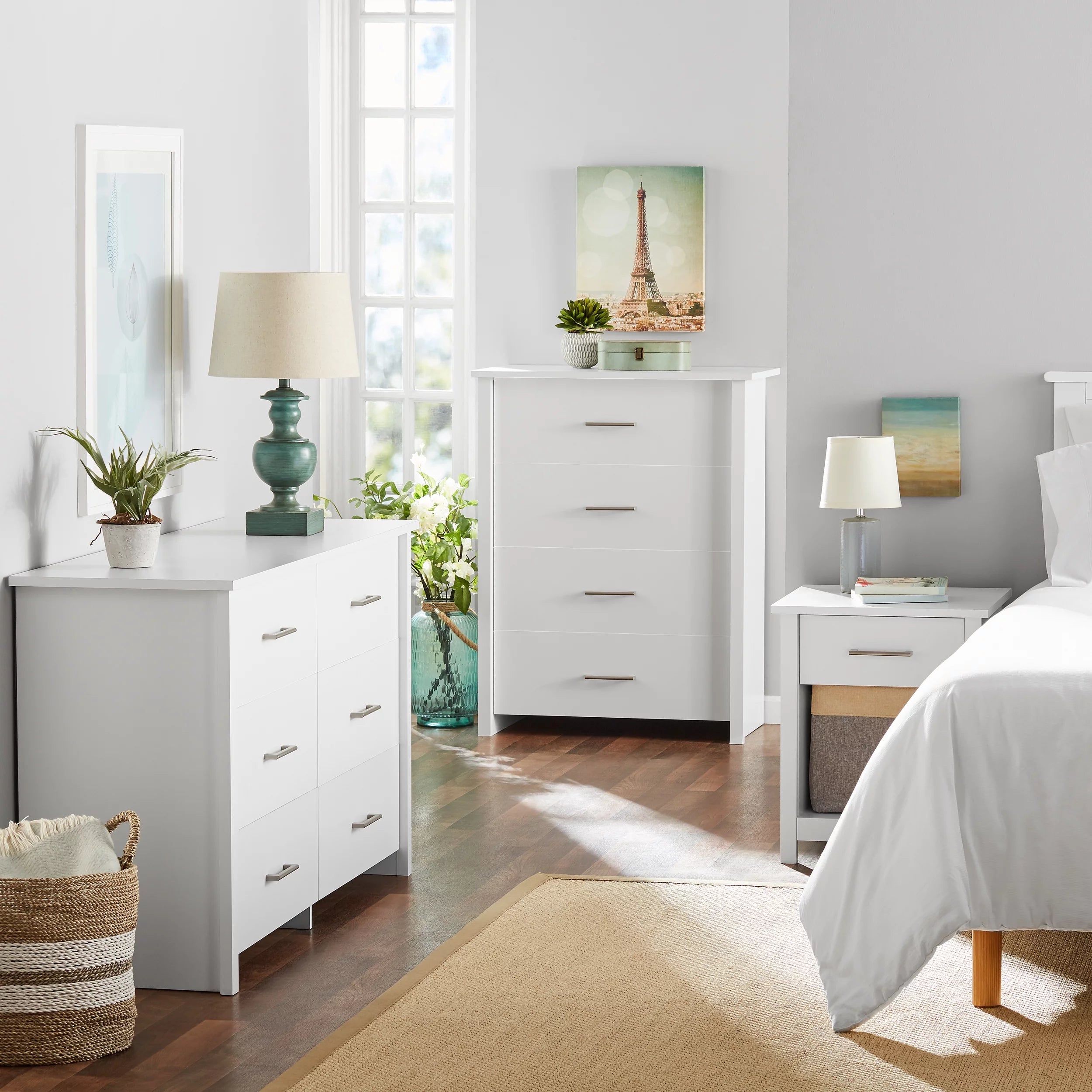 Soft White 6-Drawer Dresser Z578