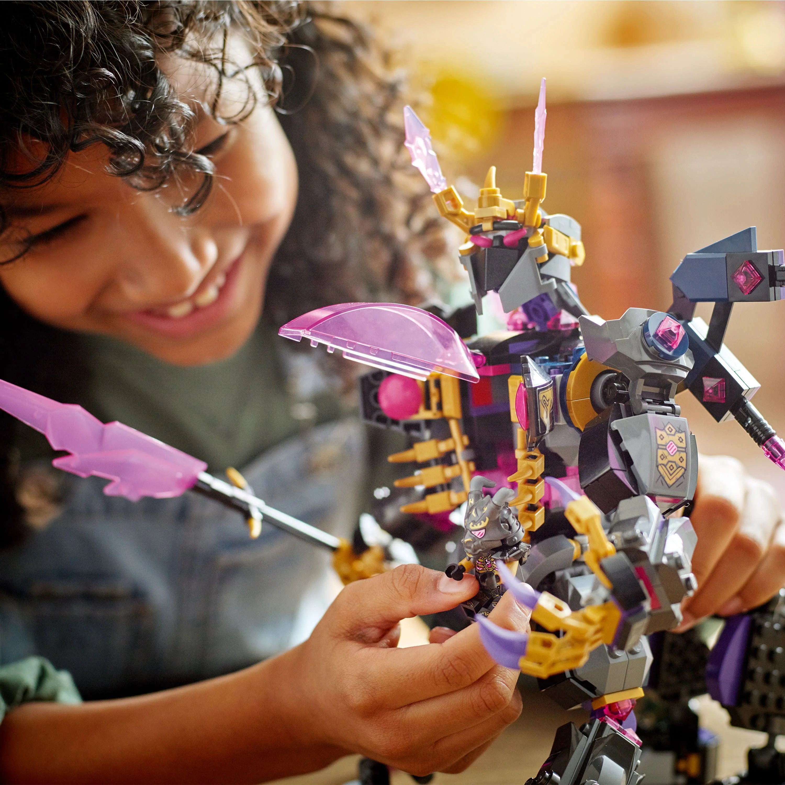The Crystal King Building Toy Set Y883317