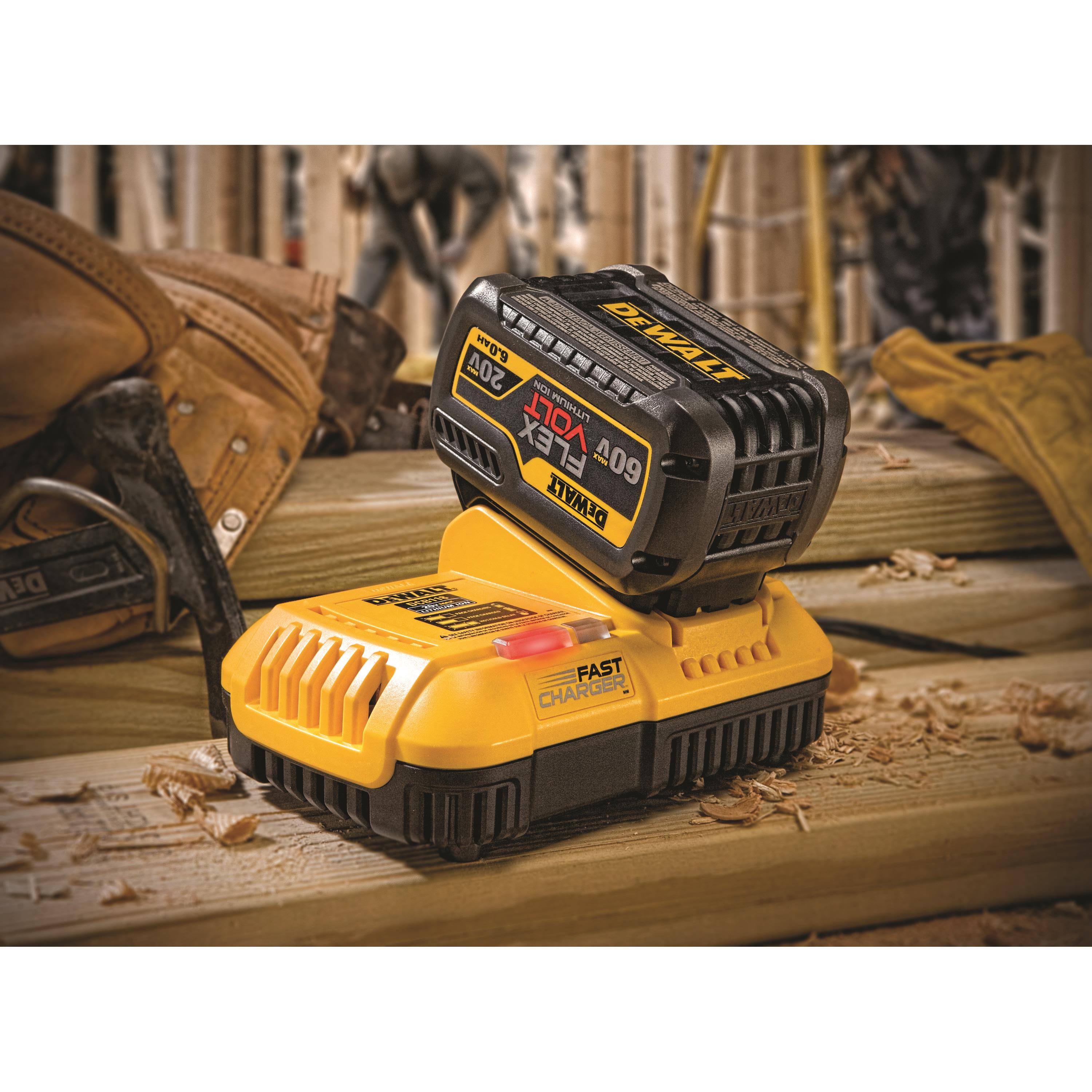 20V Max Fan Cooled Fast Charger D31498